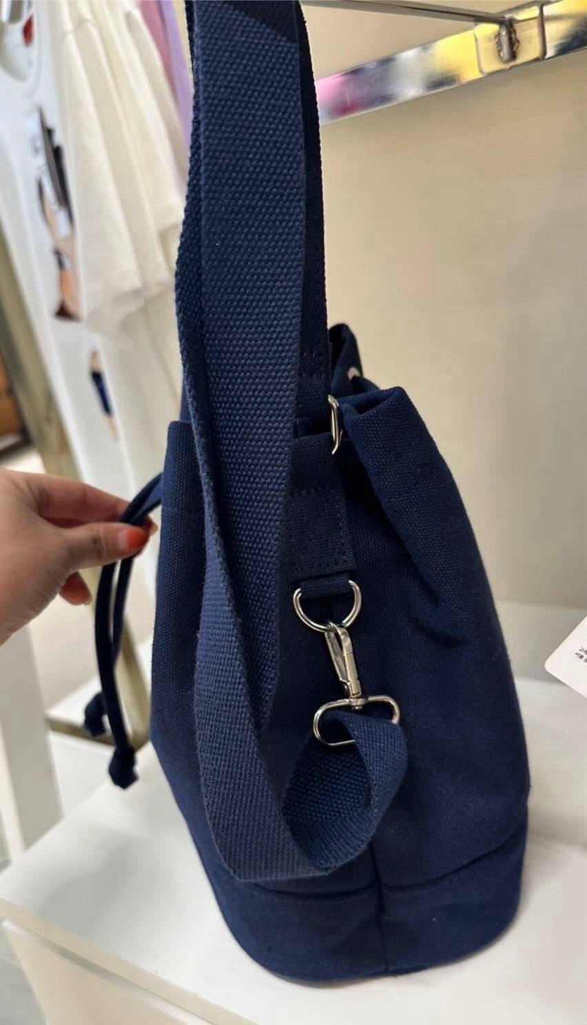 預購⏱️隨時收單
👜SpaoWoodi bear刺繡🐻帆布束口水桶包